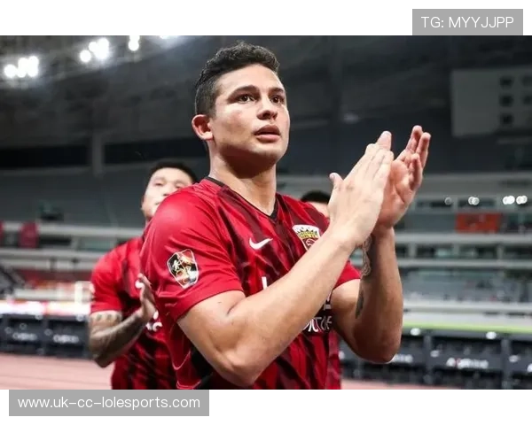 足球传奇逐一谢幕，历史巨星纷纷退役，足坛新老更替引发热议