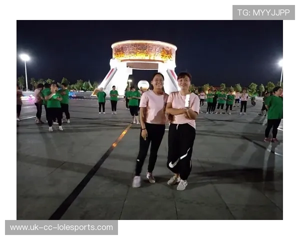 足球场上舞动人生的明星球员是谁他的舞步背后的故事