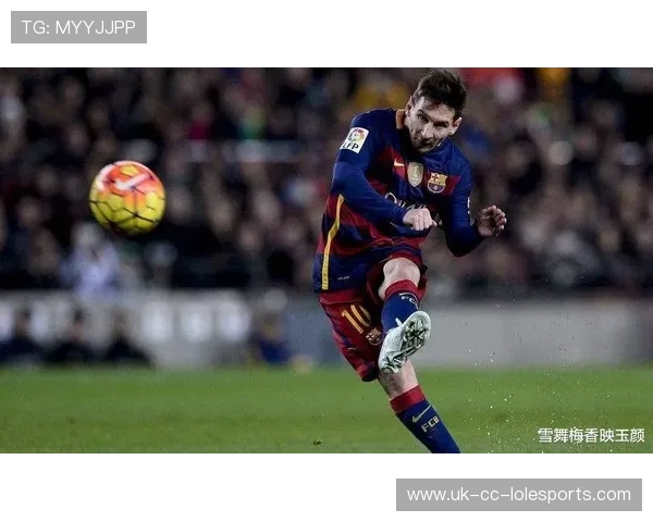 足球明星脚步印记展示：足迹背后的故事与荣耀瞬间